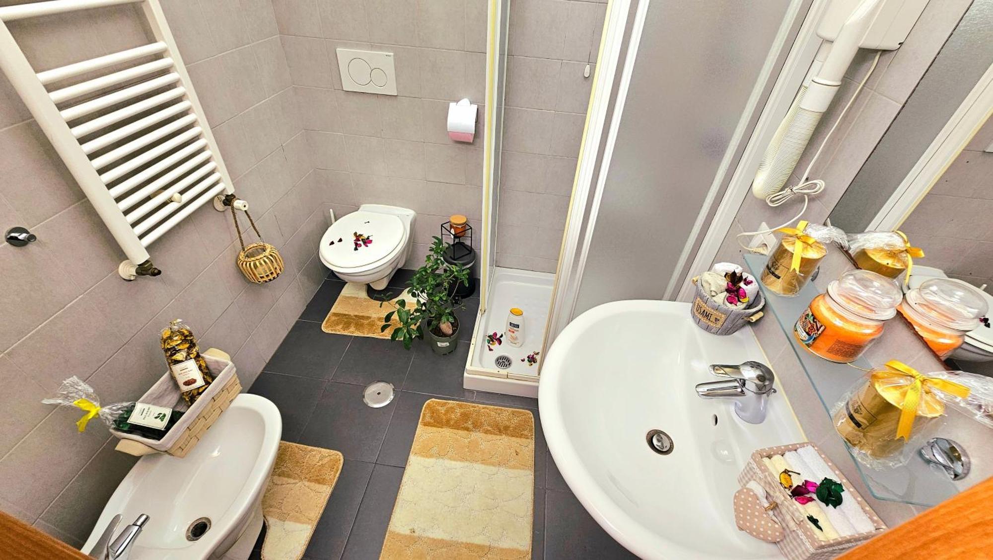 فندق A Casa Simpatia - Check-In Via Bixio, 41 روما المظهر الخارجي الصورة