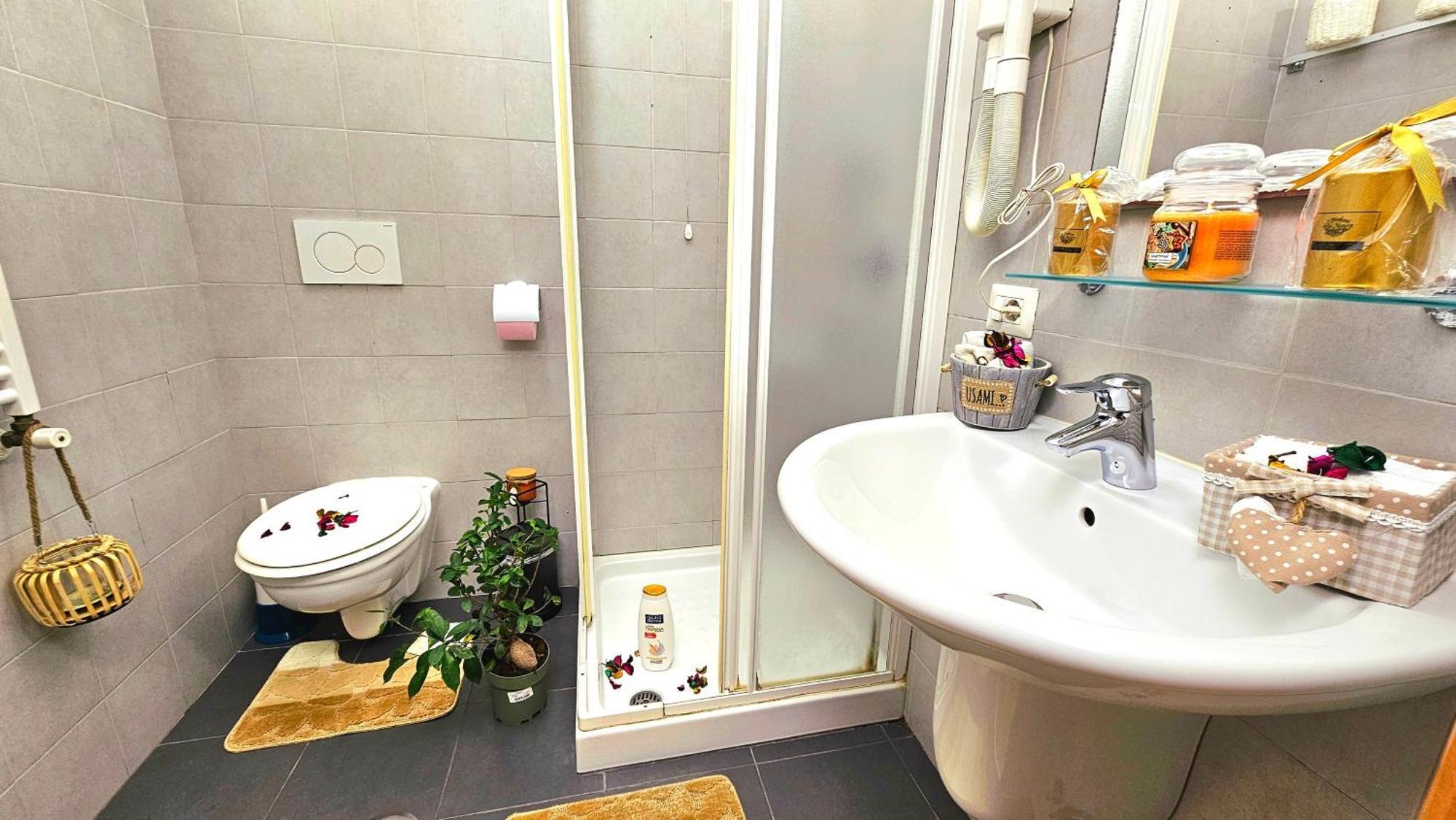 فندق A Casa Simpatia - Check-In Via Bixio, 41 روما المظهر الخارجي الصورة